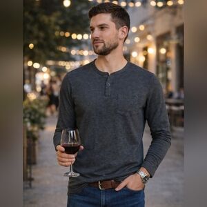 EUC Volcom Men’s Long Sleeve Henley Shirt – Medium